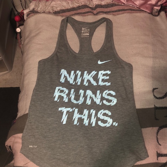 Nike Tops - Nike reflective running tank